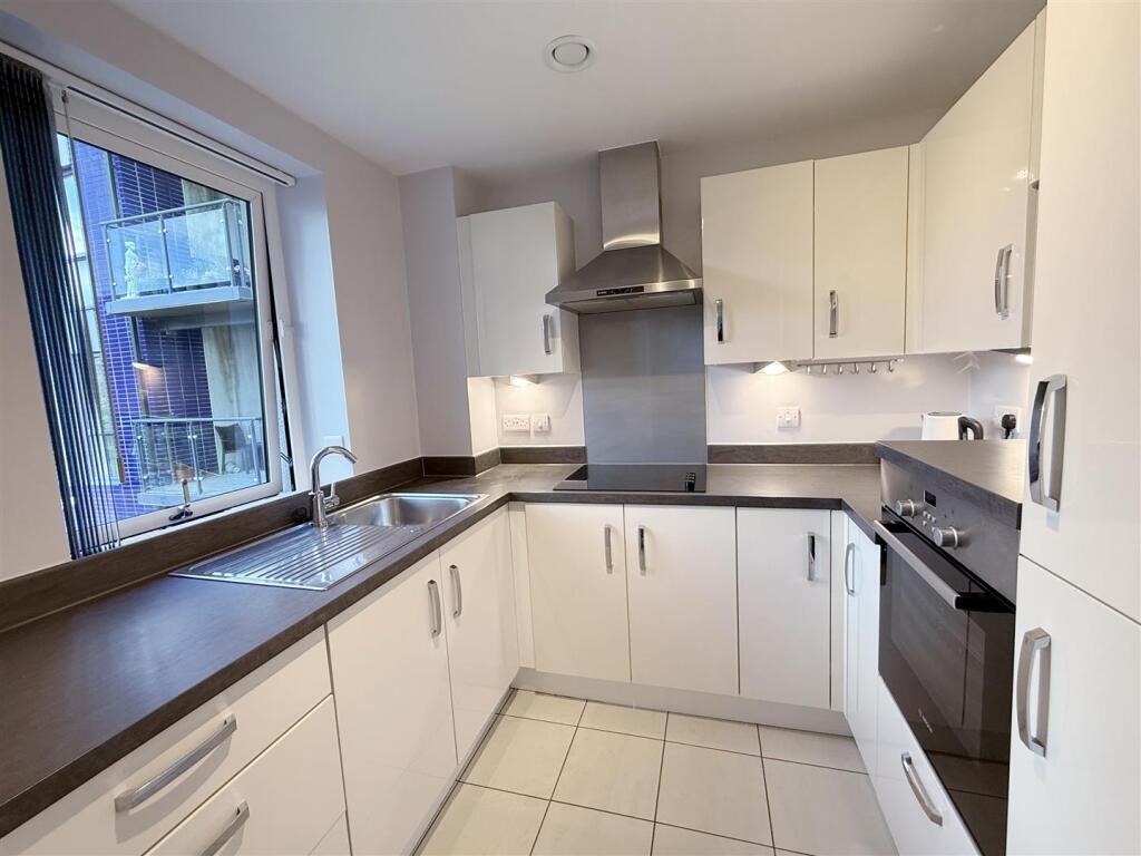 Apartment in Falmouth, Cornwall - View 4