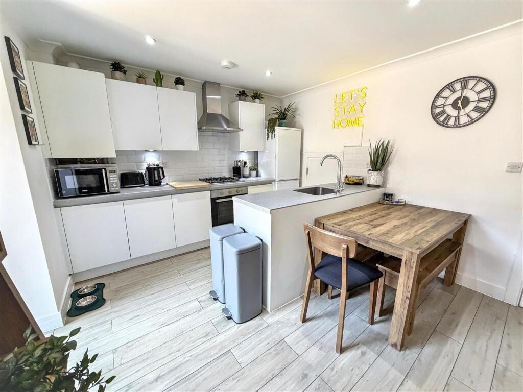 Apartment in London, Canning Town - View 5