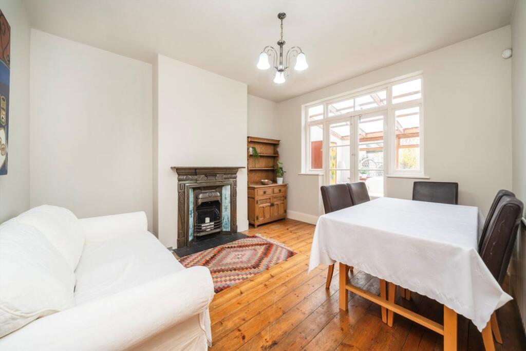 House in London - View 3
