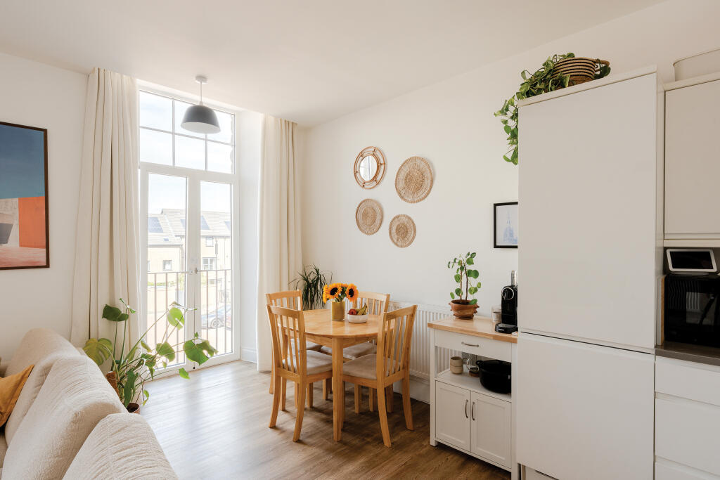 Apartment in Bristol - View 4