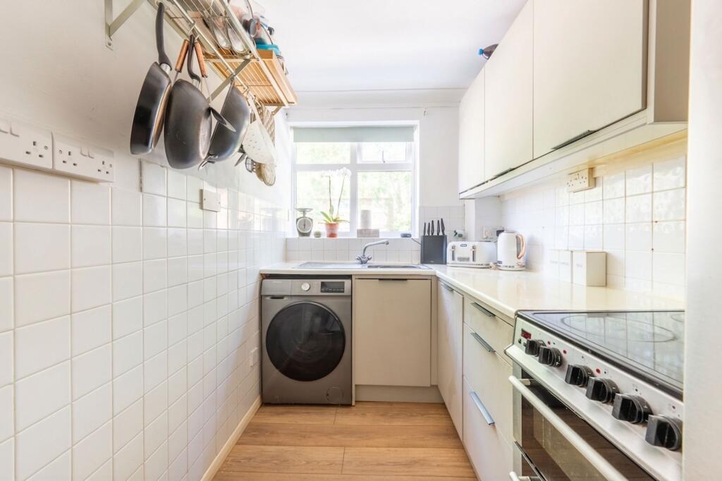 Apartment in Wealden, Polegate - View 3