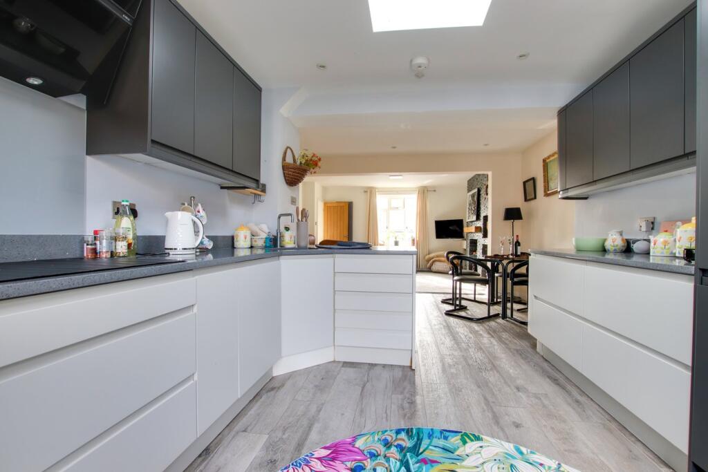 Lower Buckland Road, Lymington, SO41 photo 3
