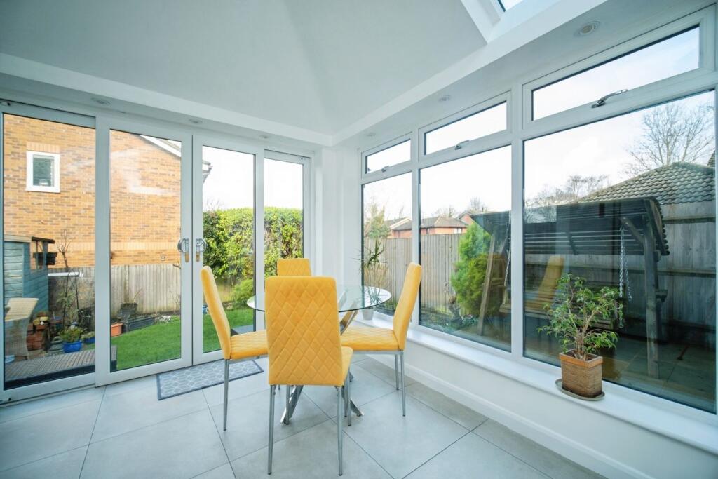 House in Bracknell, Warfield - View 4