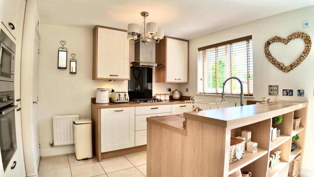 House in Newport - View 3