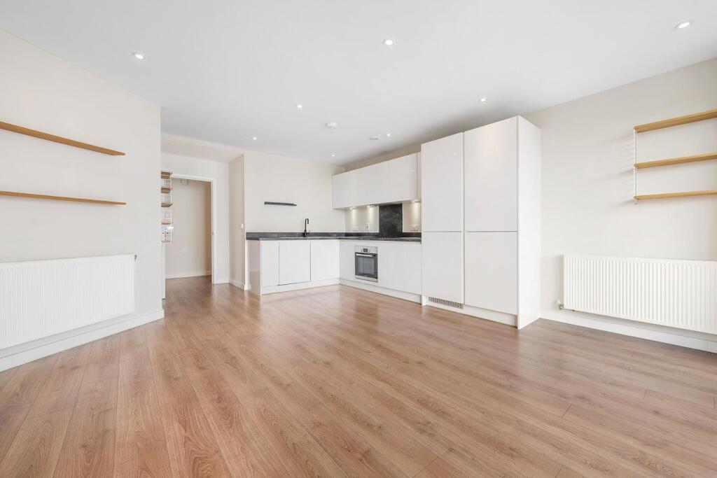 Apartment in London - More
