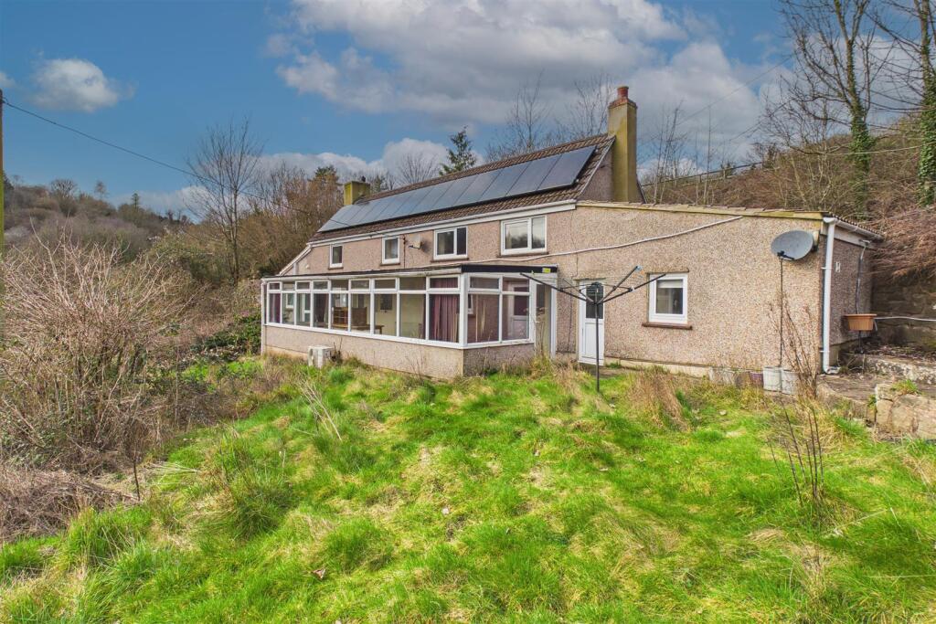 3-bed detached on Detached | Updating | Mitcheldean, £210,000