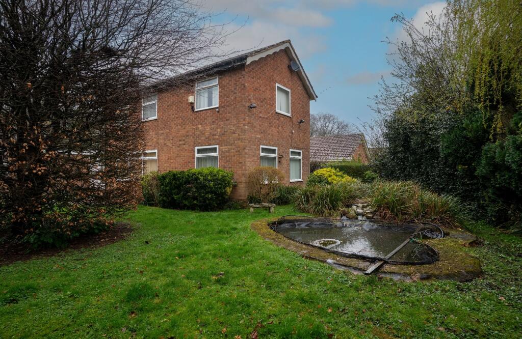 Main image of property: Lings Walk, Manchester