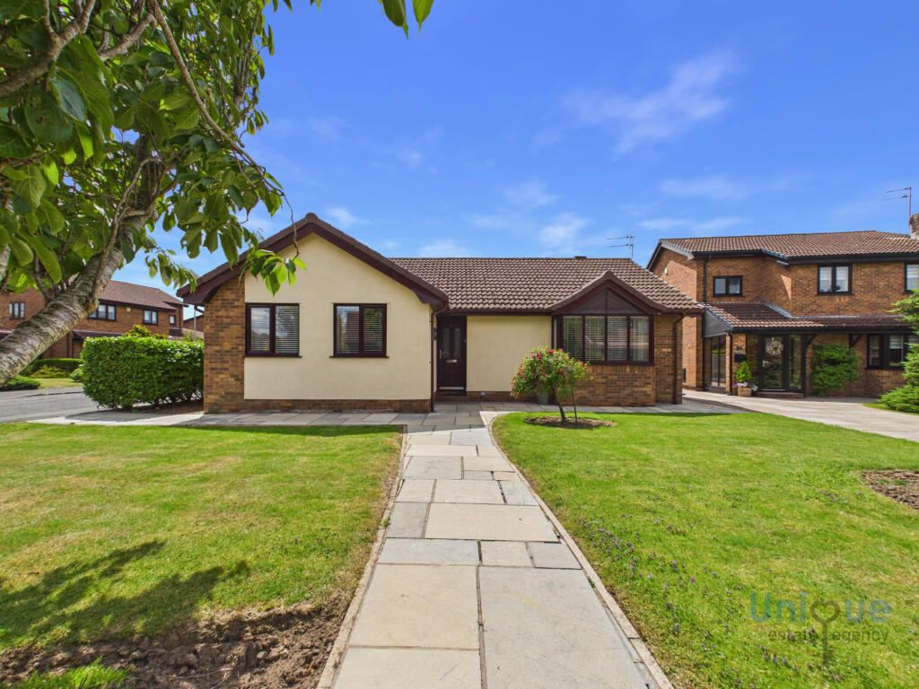 Main image of property: Gladeway, Thornton-Cleveleys, FY5