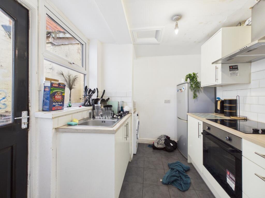 House in Hull, Kingston upon Hull - View 3