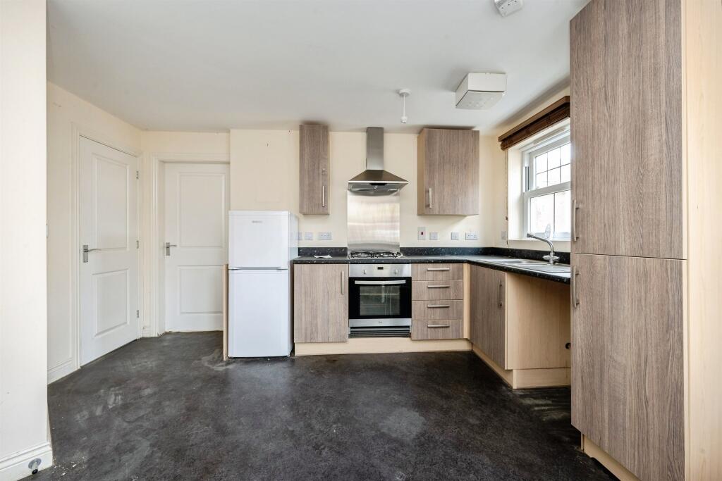18, Hebbes Close, Kempston, Bedford photo 2
