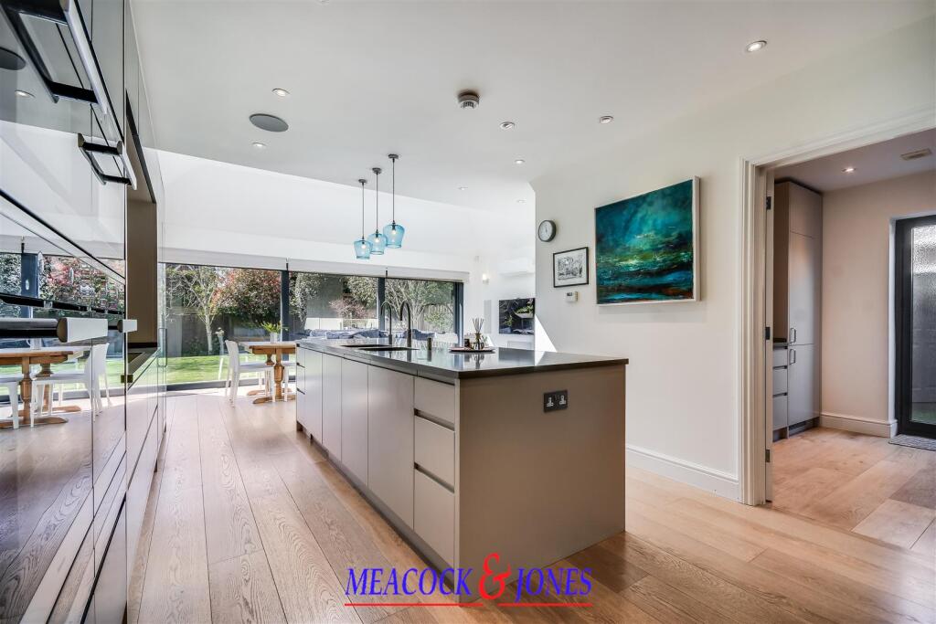 Park Avenue, Hutton, Brentwood - View 5