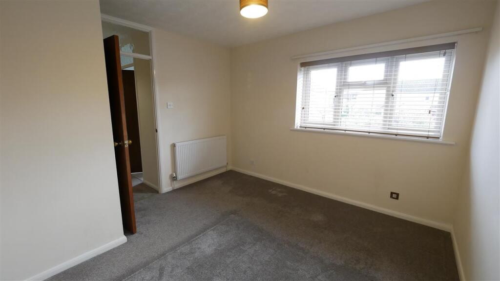 Waveney Road, St Ives - View 5