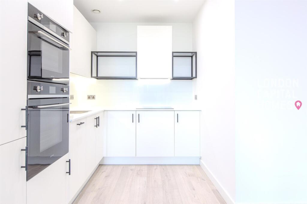 Apartment in London - More