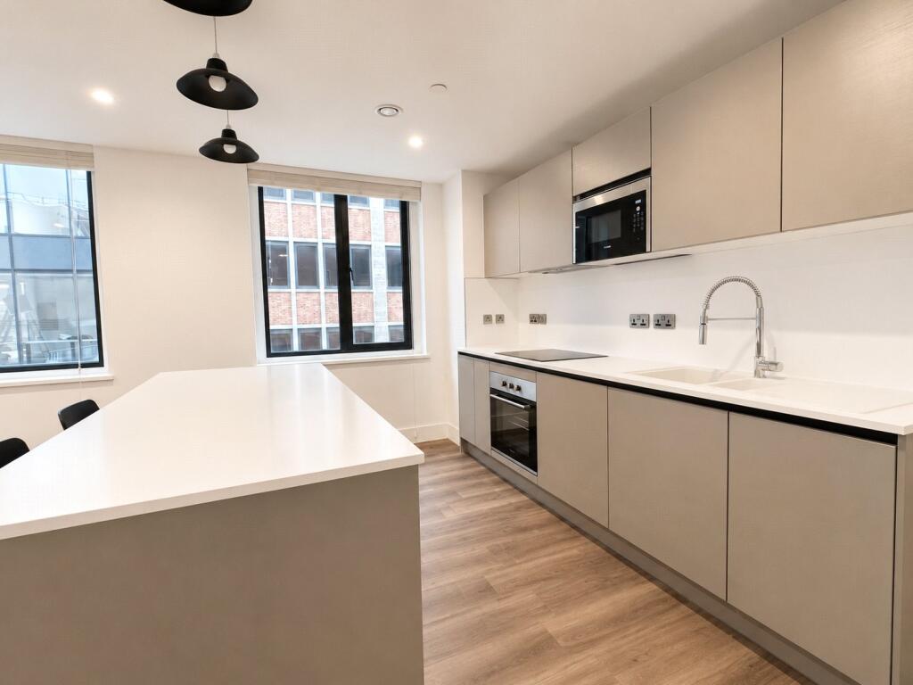 Apartment in Birmingham, Jewellery Quarter - View 4