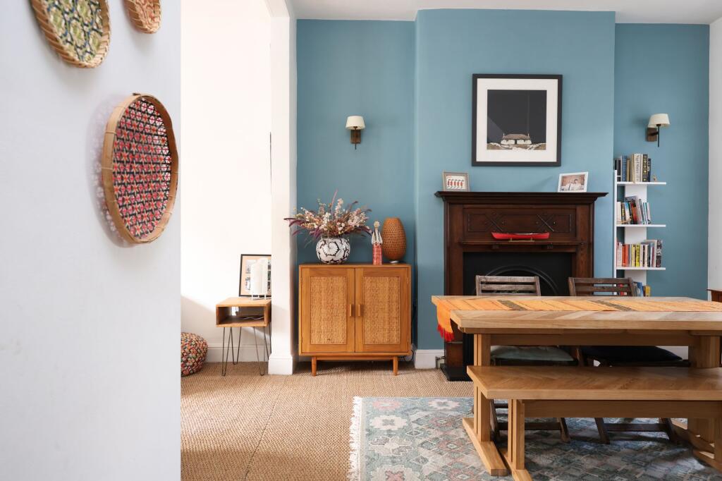 House in Bristol, Pigsty Hill, St Andrew's - More