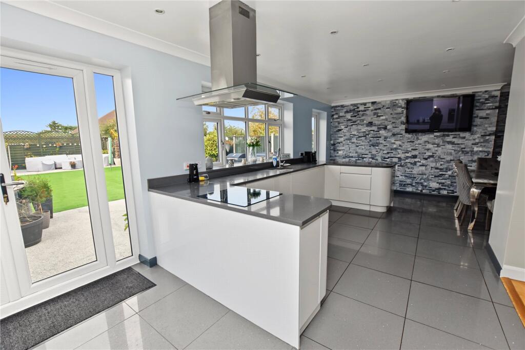 House in Dartford - More