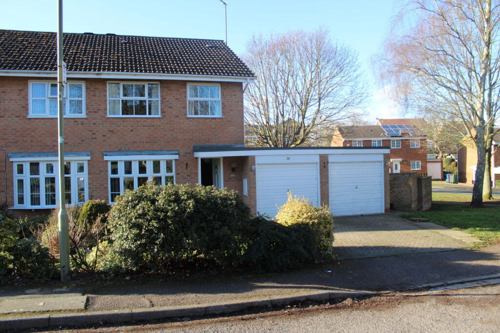 Main image of property: Melbourne Close, Banbury, OX16 9UQ