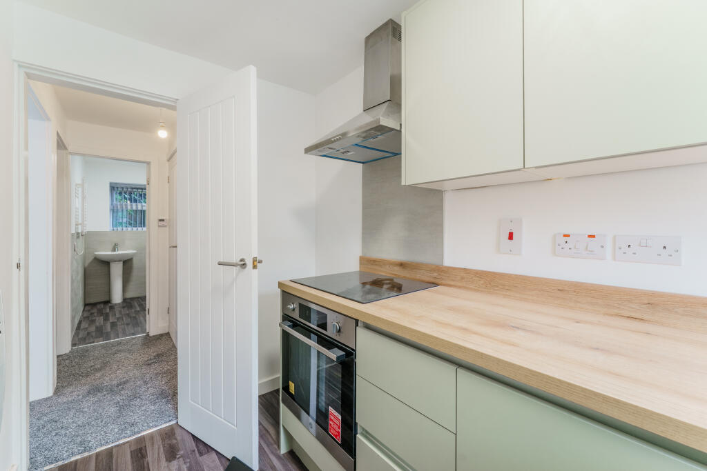 Apartment in Wakefield, Belle Vue - More