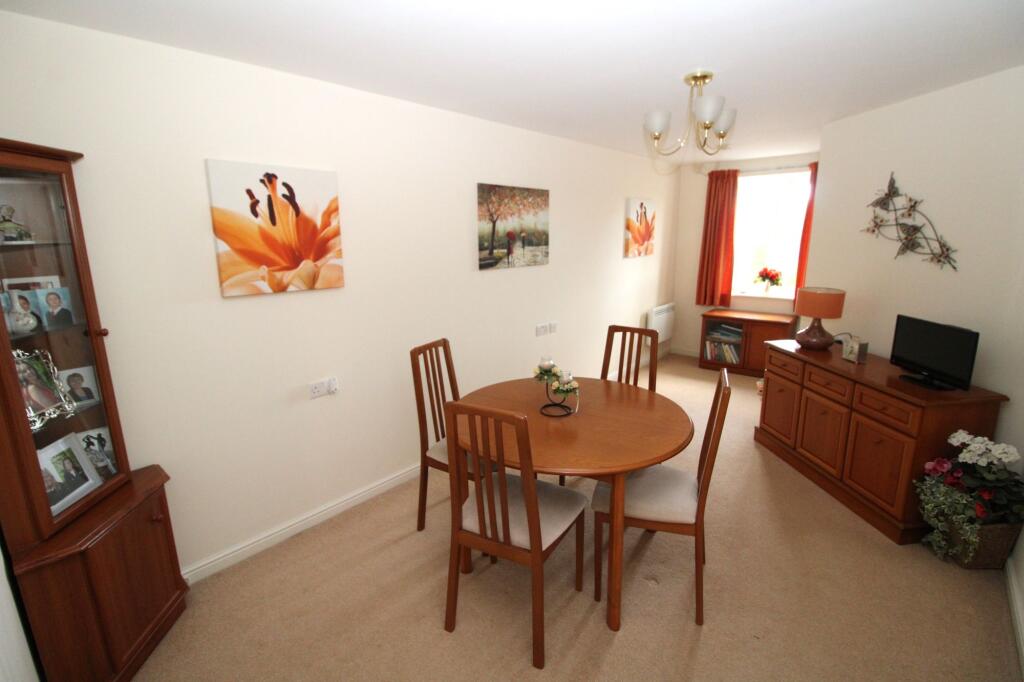 Apartment in Widmer End, Hazlemere - View 3