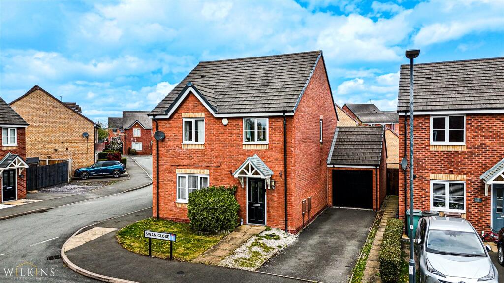 Main image of property: Swan Close, Nuneaton, Warwickshire, CV10