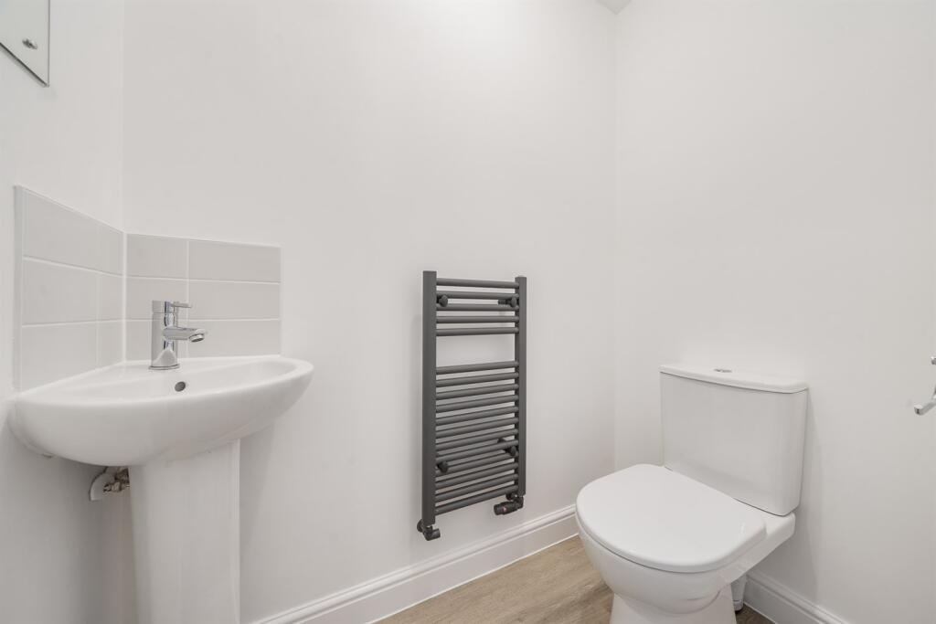 3 bedroom Terraced House in West Street, Upton - View 4