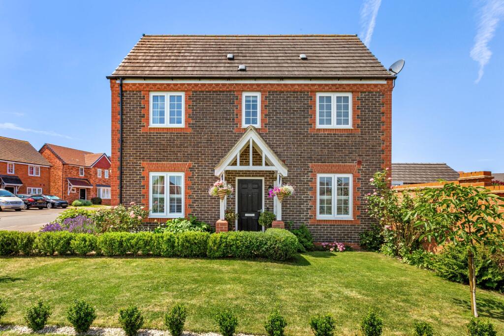 Main image of property: Weavers Branch, Thame, OX9