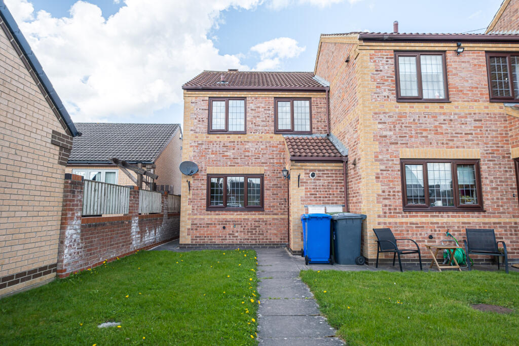 Main image of property: 5 Vincent Lane, Chesterfield, Derbyshire S40 3RA