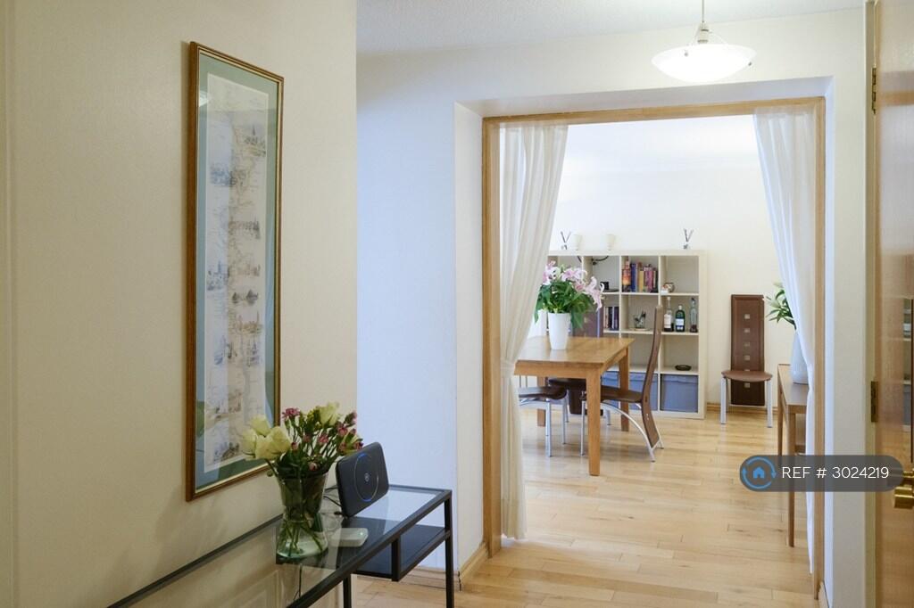 Apartment in London - View 5