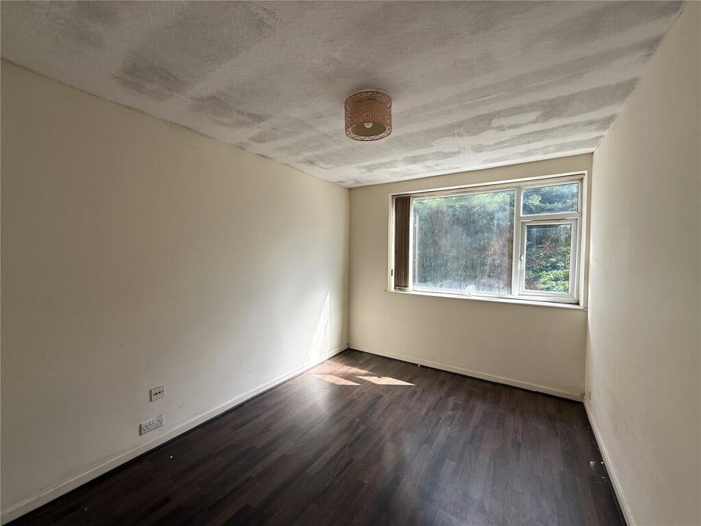 Apartment in Preston - More