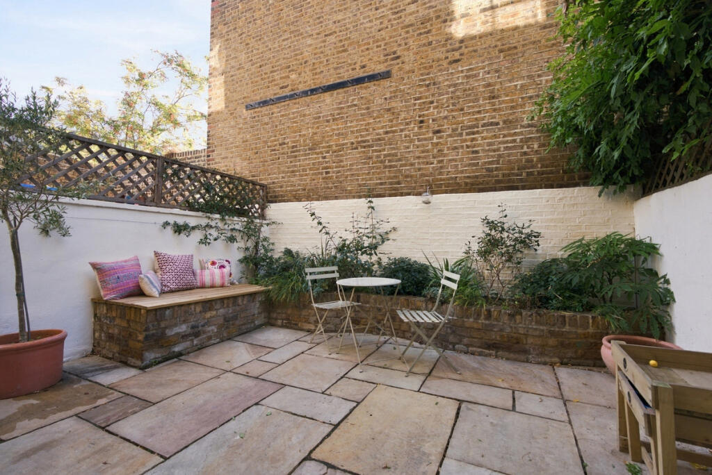 Hadyn Park Road, London, W12 photo 4
