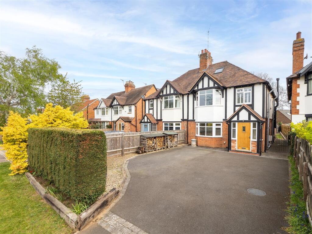 Main image of property: Banbury Road, Stratford-upon-Avon