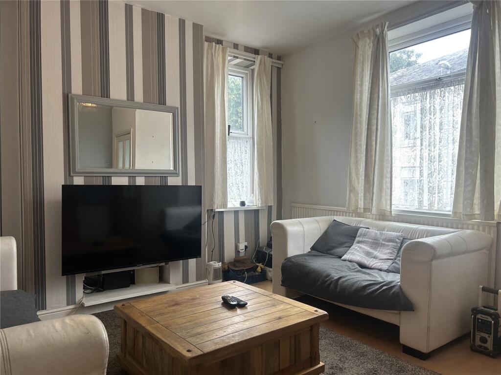House in Oldham, Hey, Spring Hill - View 2