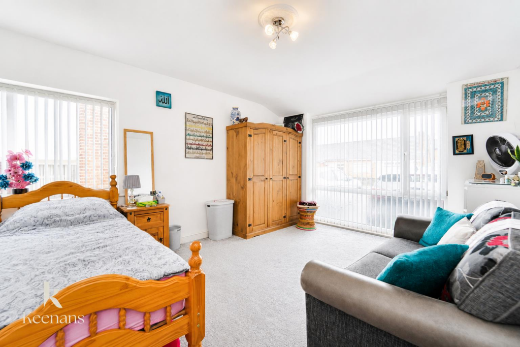 Minehead Avenue, Burnley photo 5