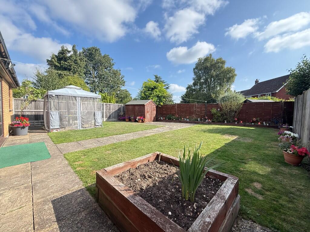 Primrose Close, Attleborough, Norfolk, NR17 photo 3