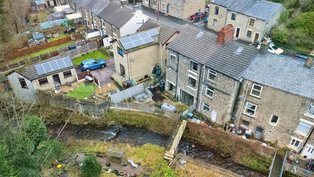 Primrose Lane, Glossop, SK13 photo 2
