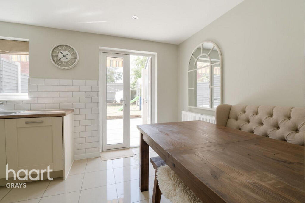 House in Thurrock, Essex - View 4