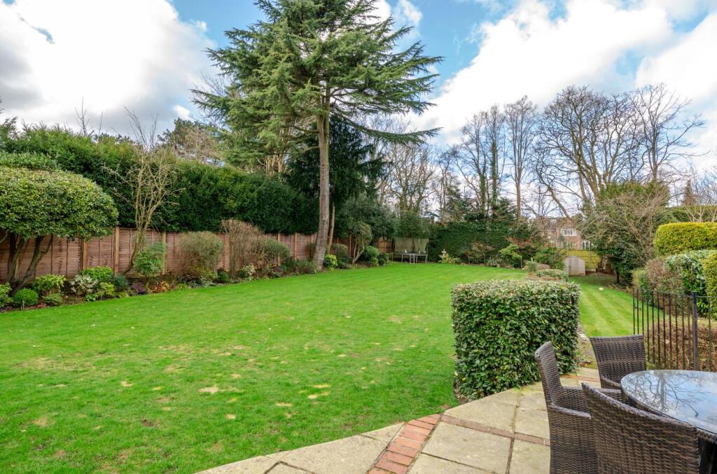 Oakleigh Park South, Whetstone photo 4