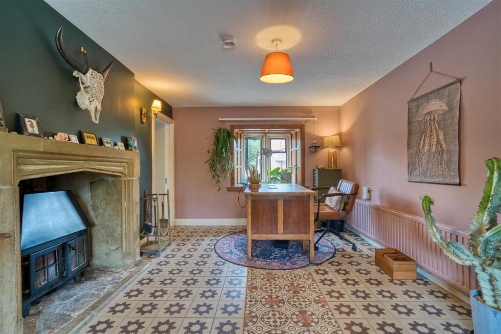 House in Dorchester, Lydlinch - More