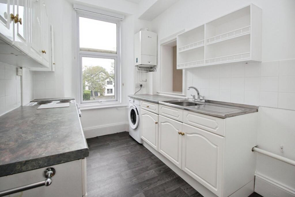Apartment in Clevedon, Walton Park - View 4