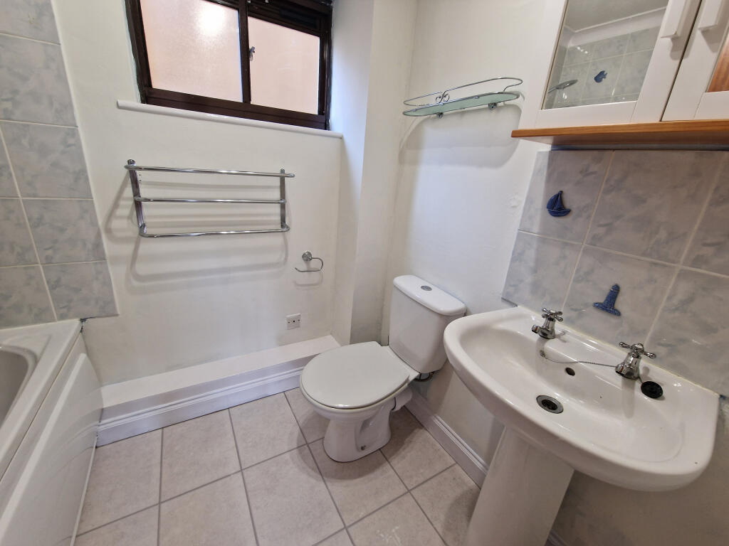 Additional image 4 of Ivel Court, Yeovil, Somerset, BA21 4HX