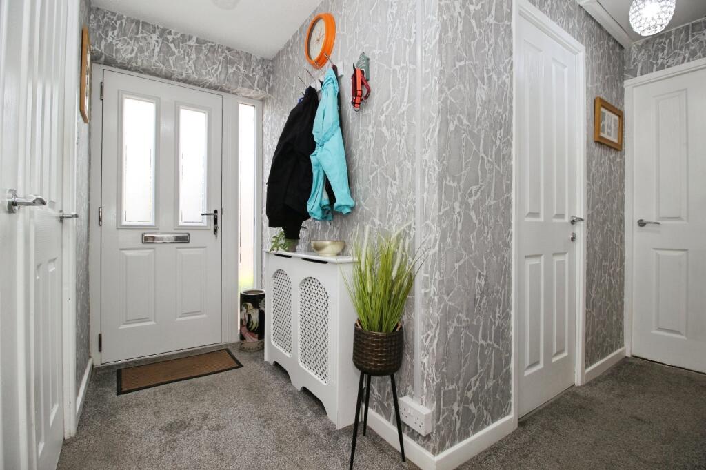 House in Leeds, Robin Hood - View 4
