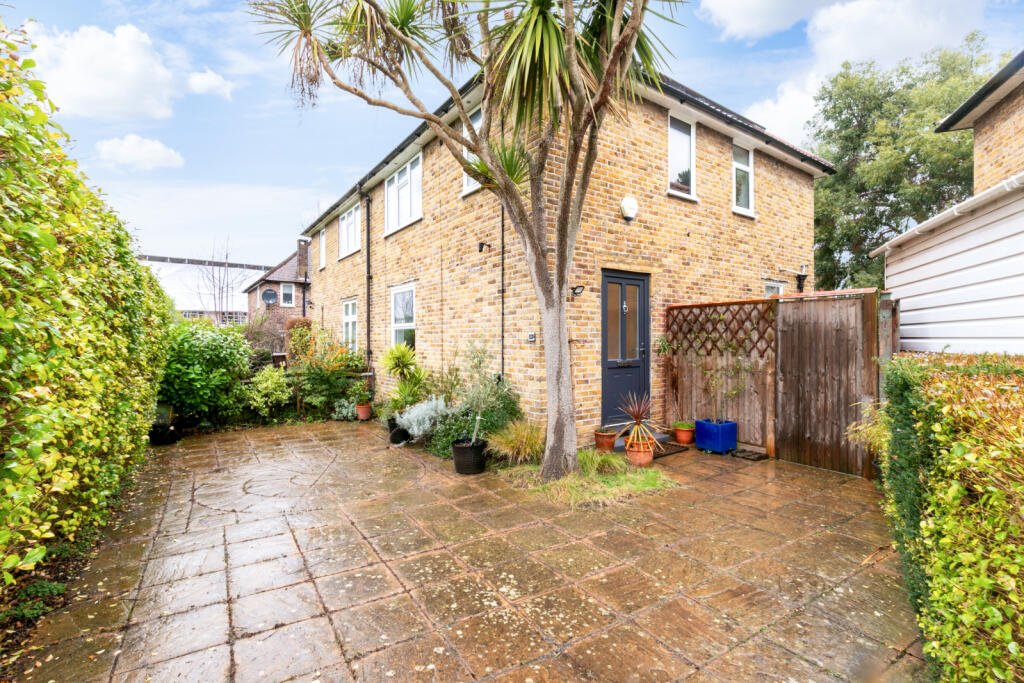 Main image of property: Buckland Walk, Morden, SM4