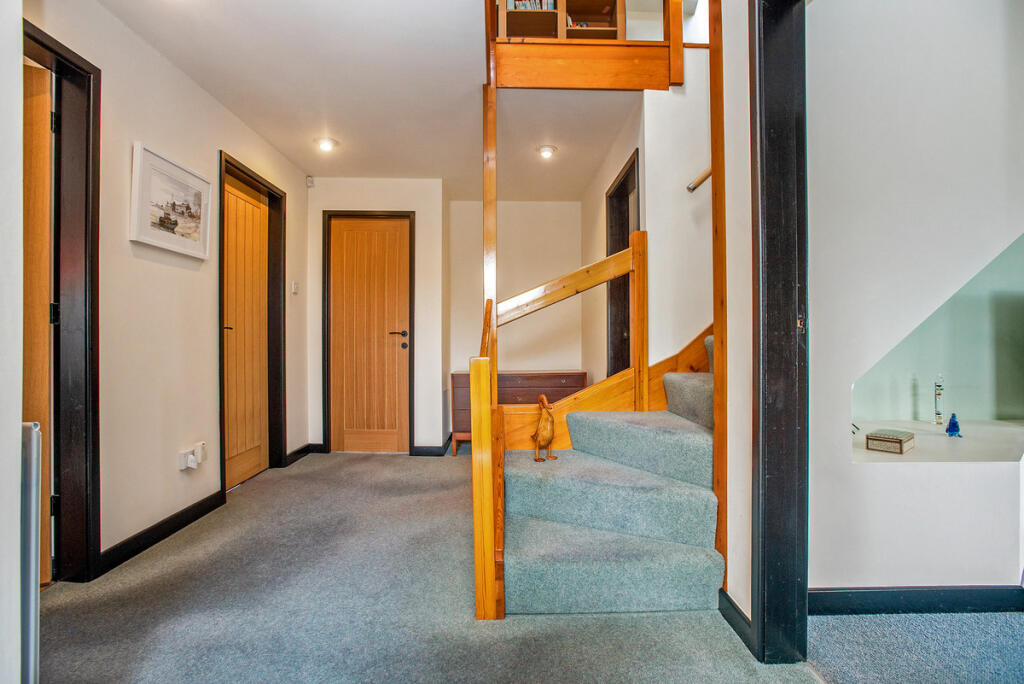 House in Beetham, Storth - More