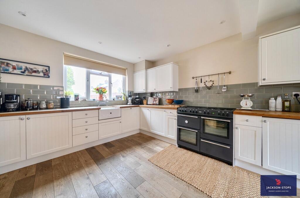 House in Luton - View 5