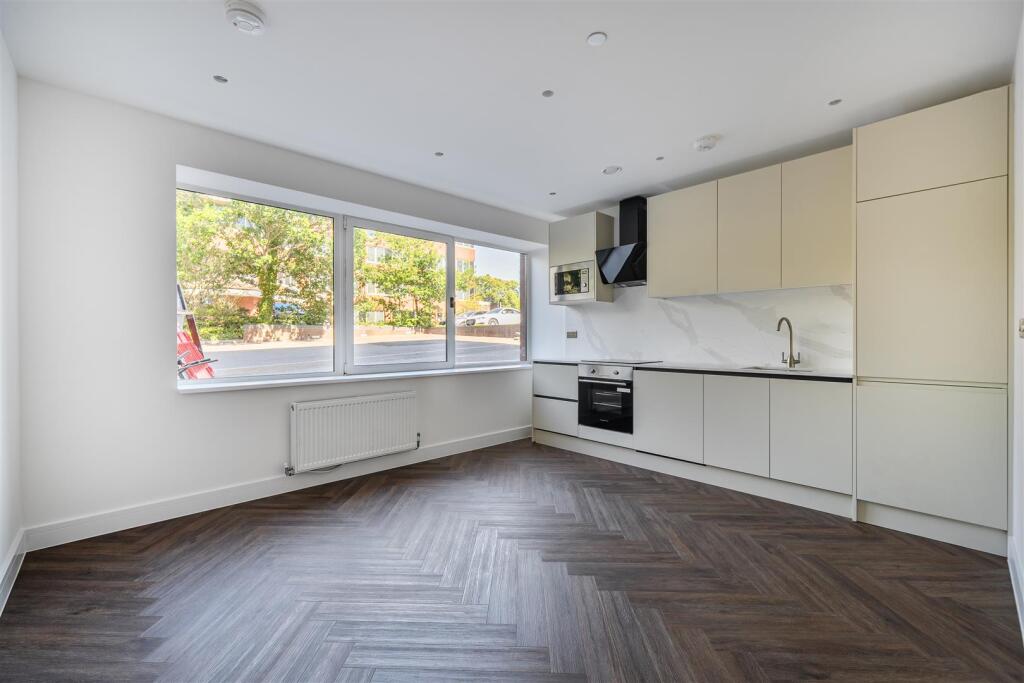 Apartment in Guildford - More