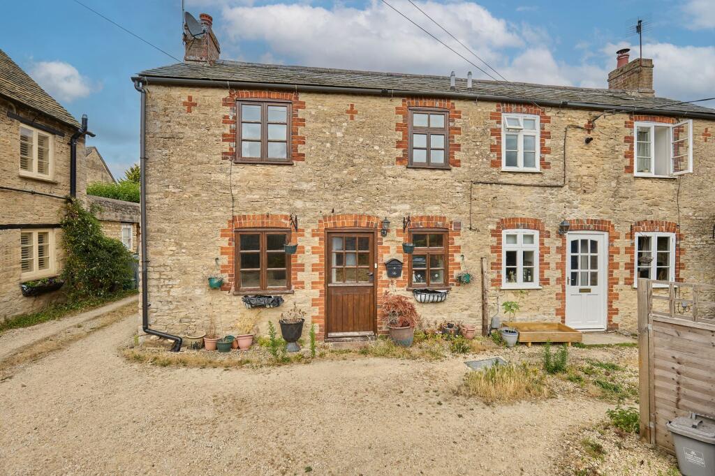 1-bed house on Newland, Witney, OX28, £200,000