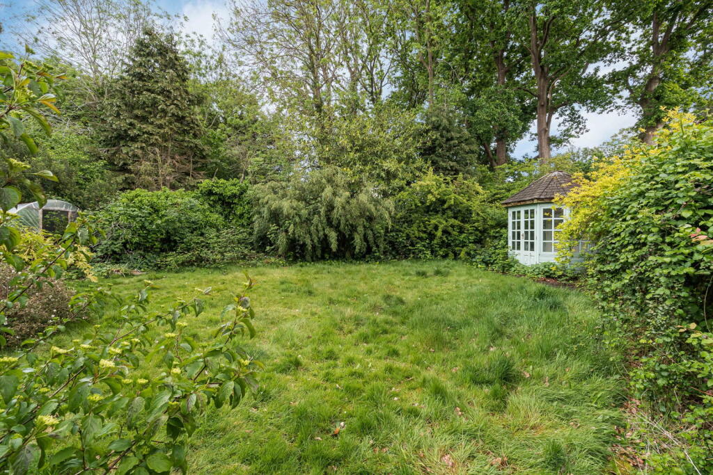 Eastwick Park Avenue, Bookham, KT23 photo 4