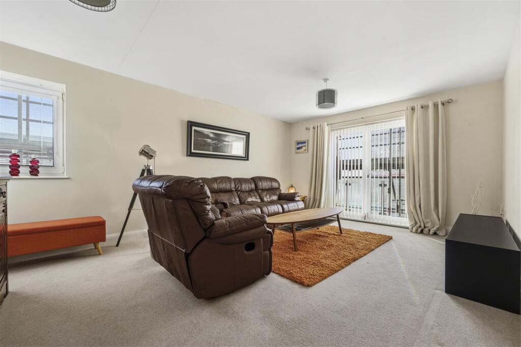 Apartment in Barry, Vale of Glamorgan - View 2