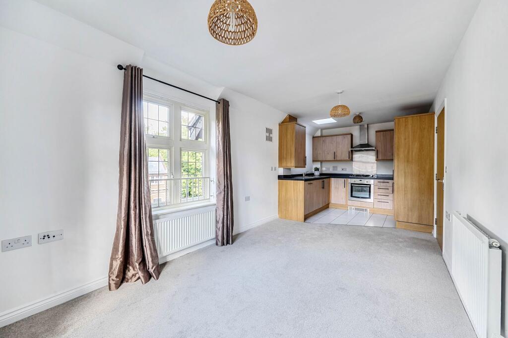 Apartment in Southampton - View 3