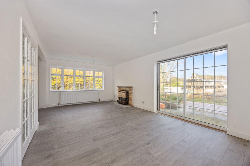Kymer Gardens, Hassocks, BN6 8QZ photo 3